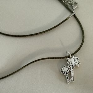 Palm trees on 24-in necklace